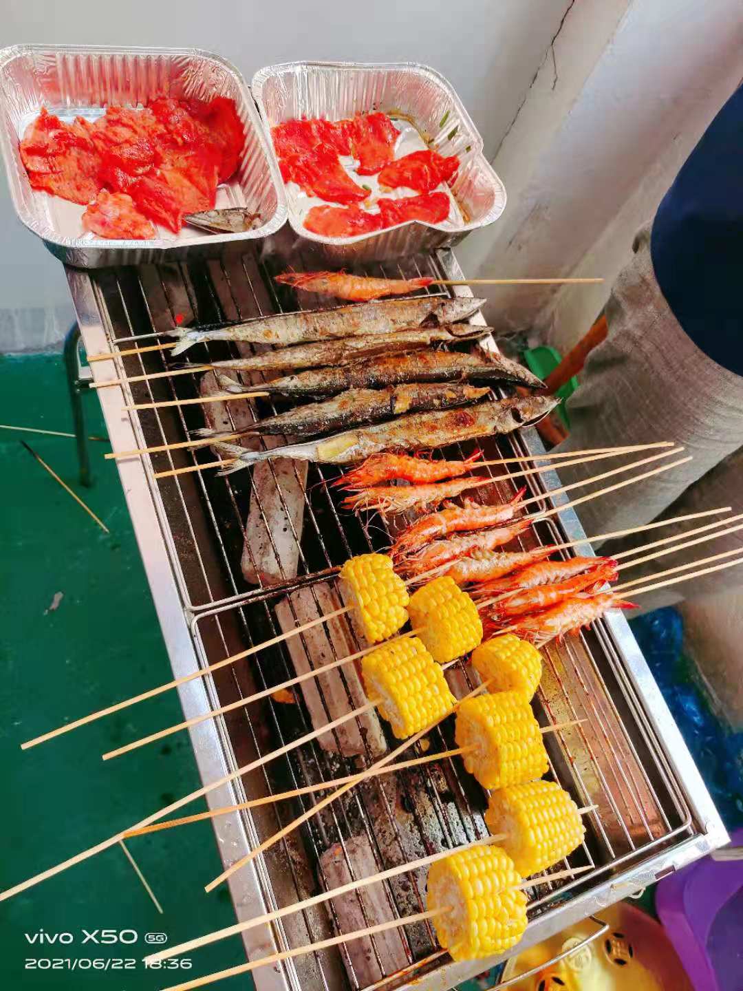 領(lǐng)導(dǎo)生日宴，公司組織燒烤活動